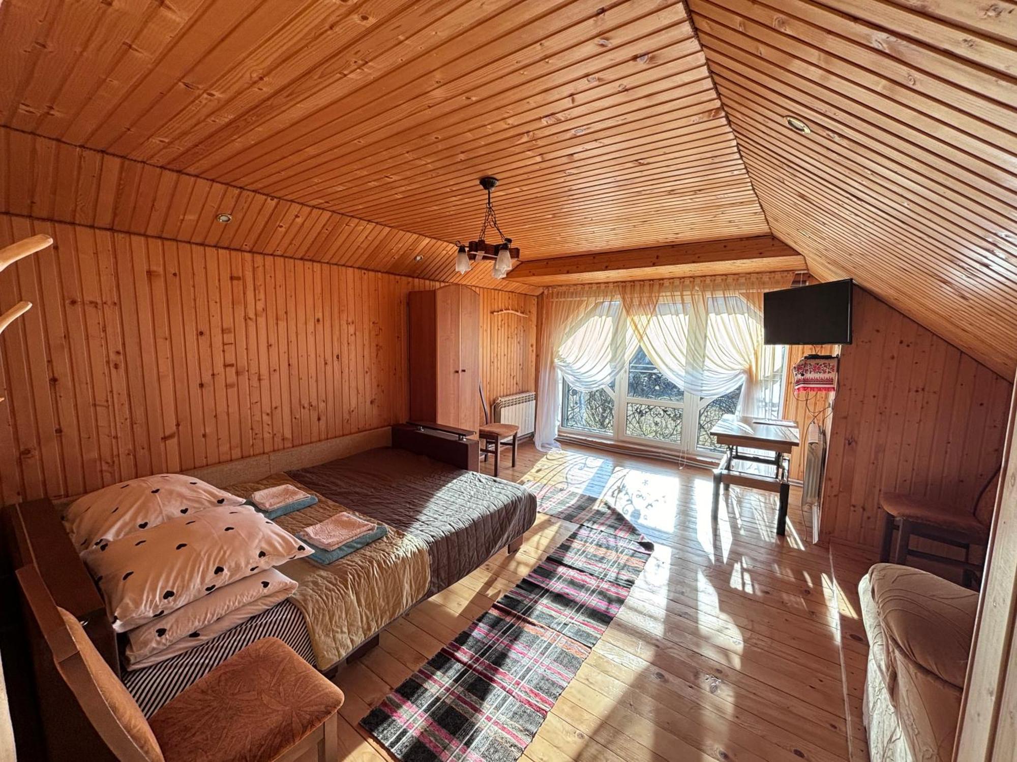 Hotel Gostynna Rodyna Izki Zewnętrze zdjęcie
