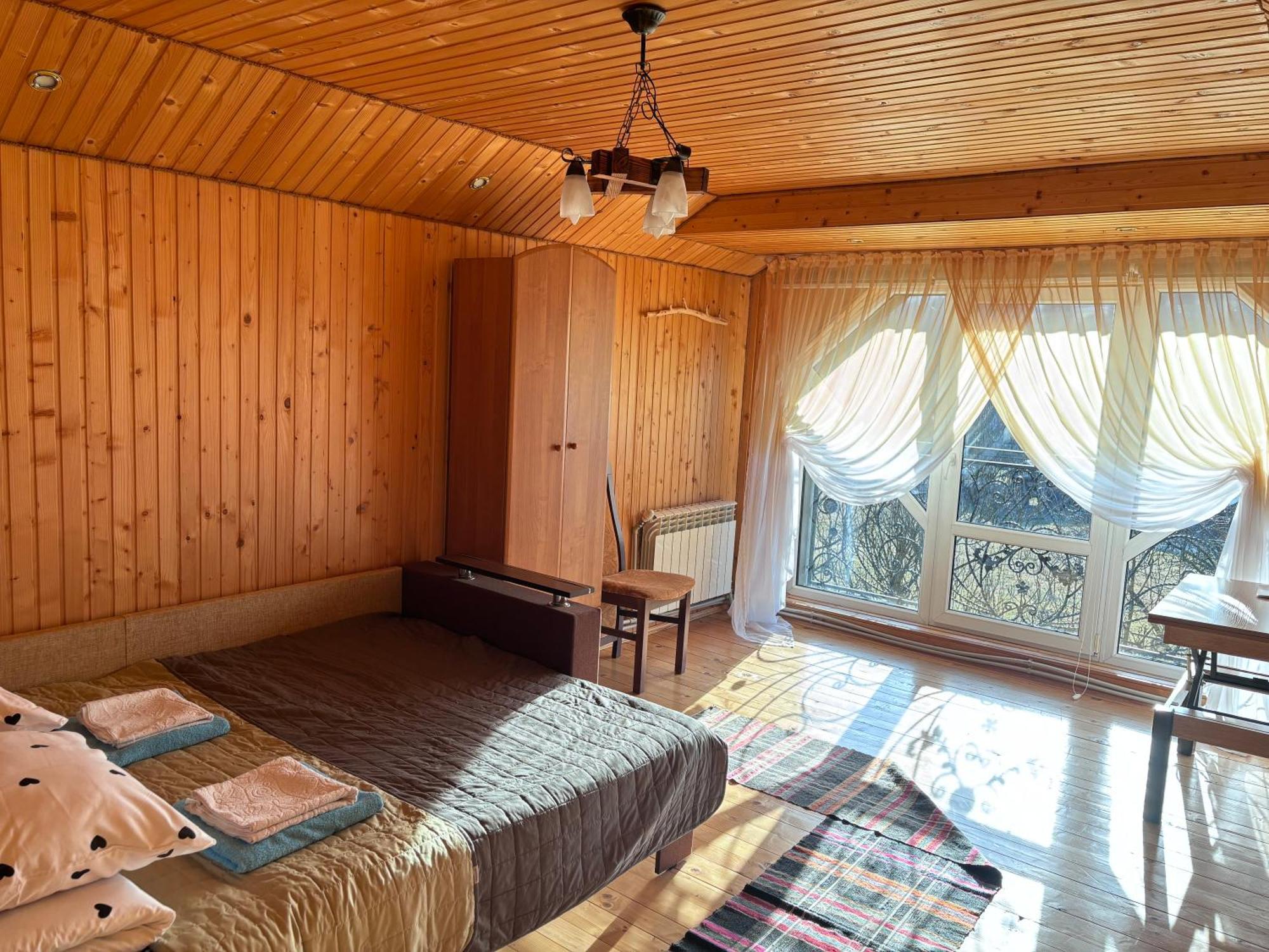 Hotel Gostynna Rodyna Izki Zewnętrze zdjęcie