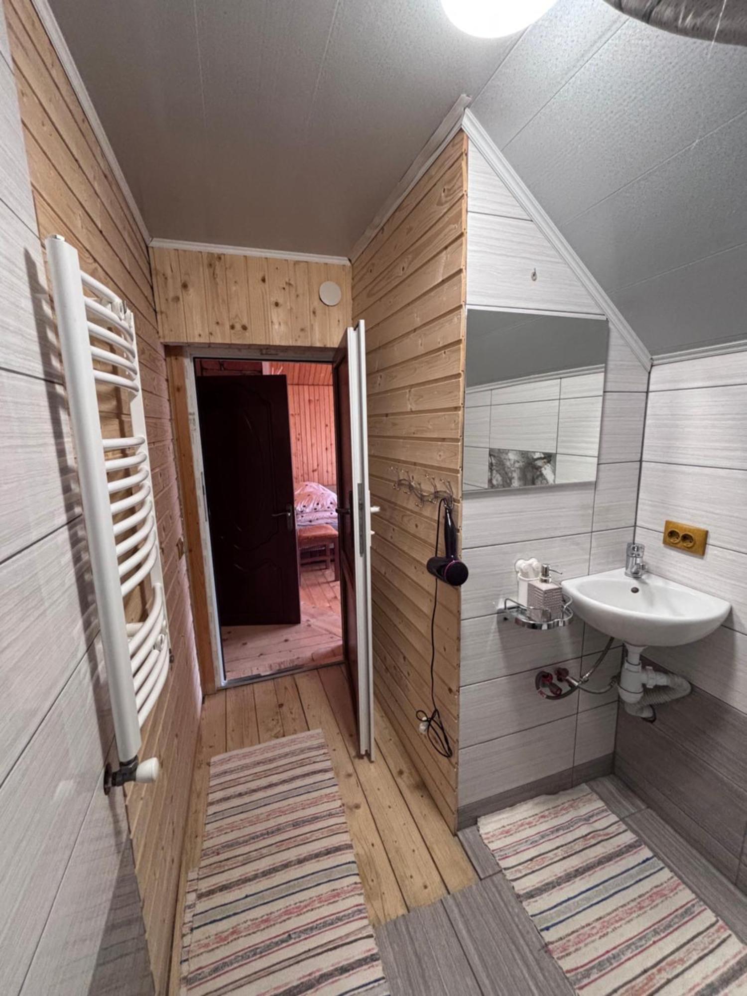Hotel Gostynna Rodyna Izki Zewnętrze zdjęcie